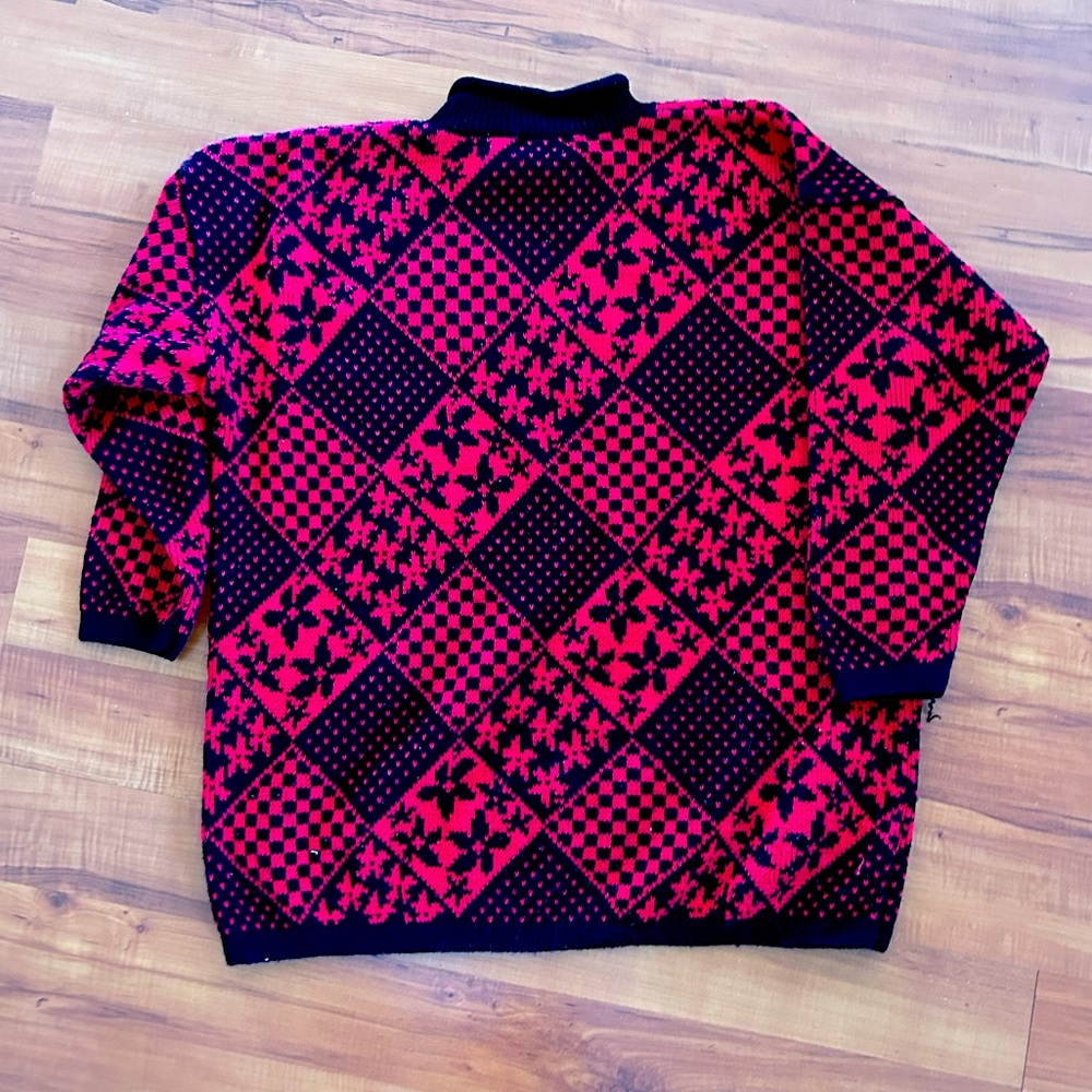 Retro Daisy Sweater